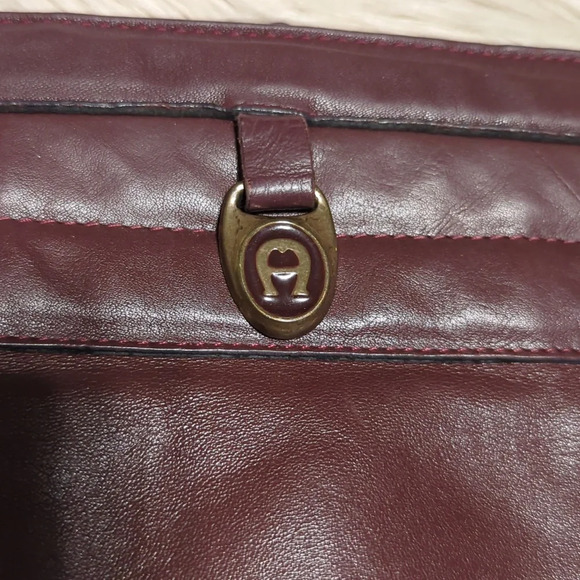 Vintage oxblood Etienne Aigner shoulder bag - Picture 2 of 8